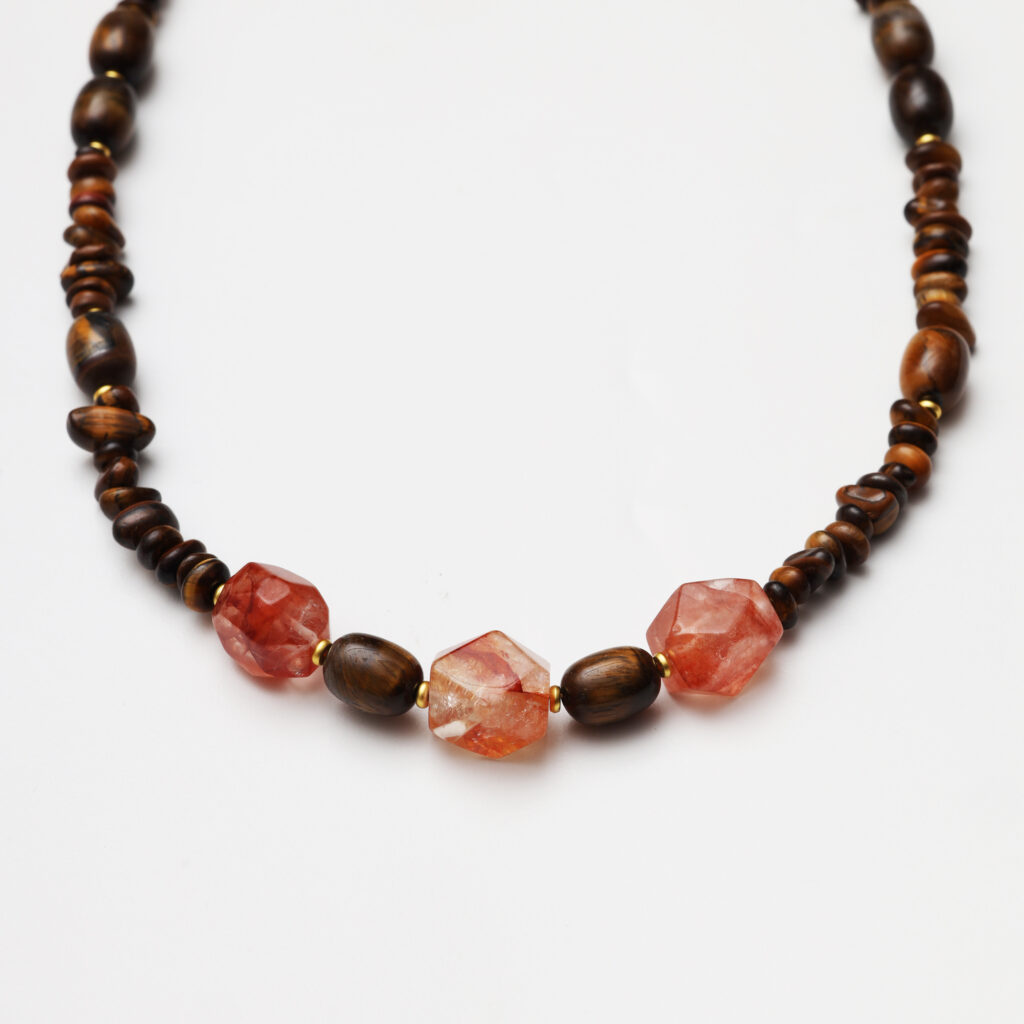 tigers-eye-red-phantom-quartz-necklace-detail
